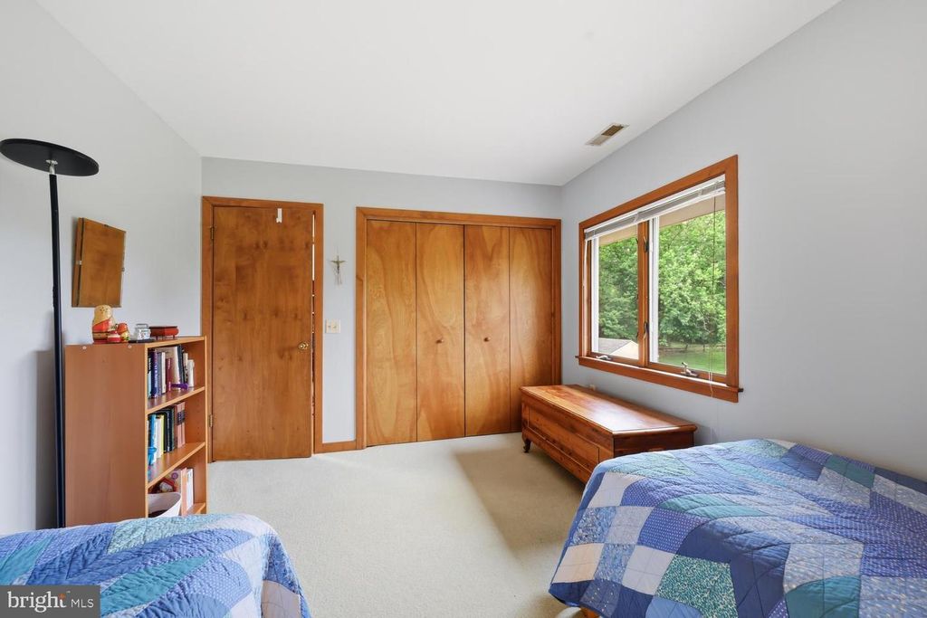 Image 27 of property listing at 108 PROSPECT BAY DR W, Grasonville, MD 21638