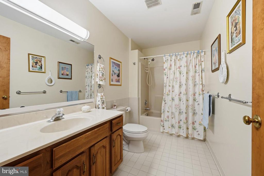 Image 29 of property listing at 108 PROSPECT BAY DR W, Grasonville, MD 21638