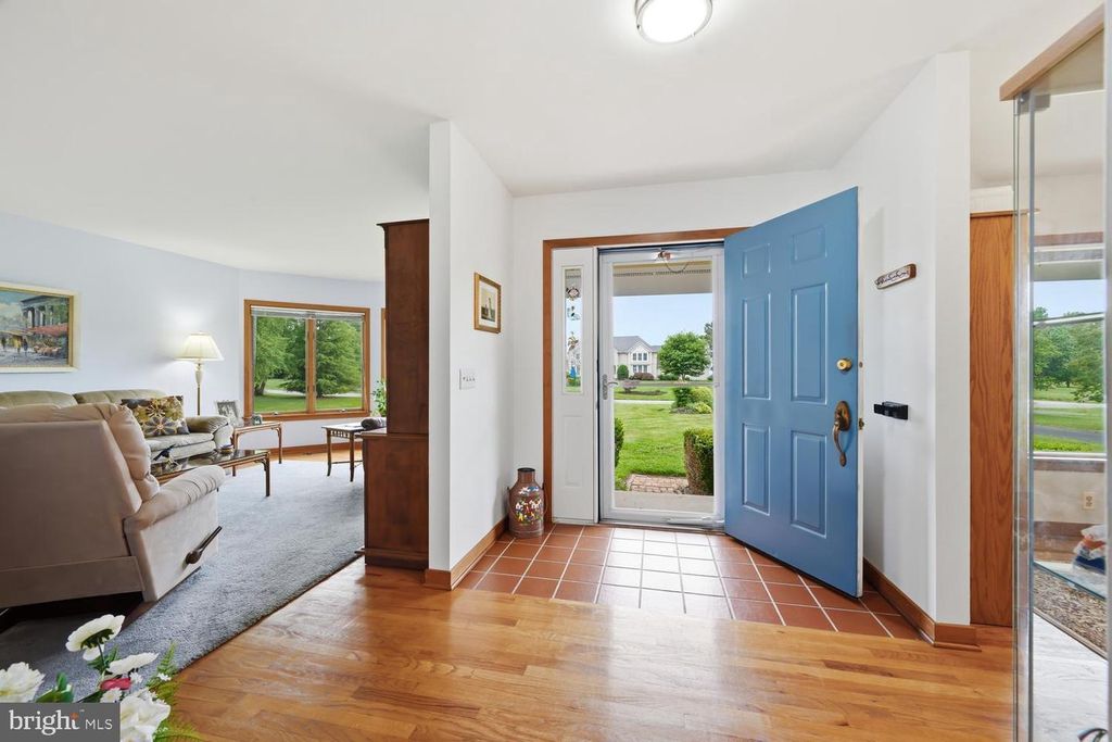 Image 3 of property listing at 108 PROSPECT BAY DR W, Grasonville, MD 21638