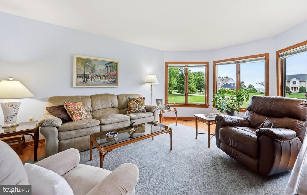 Image 4 of property listing at 108 PROSPECT BAY DR W, Grasonville, MD 21638