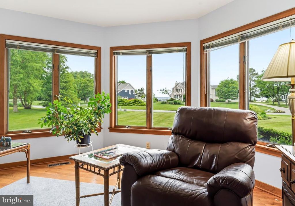 Image 5 of property listing at 108 PROSPECT BAY DR W, Grasonville, MD 21638