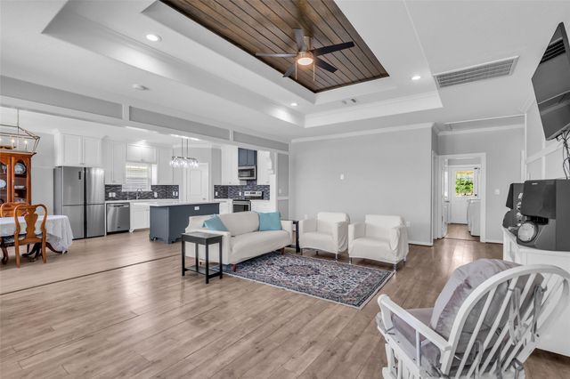 429 Road 5107, Cleveland, TX 77327