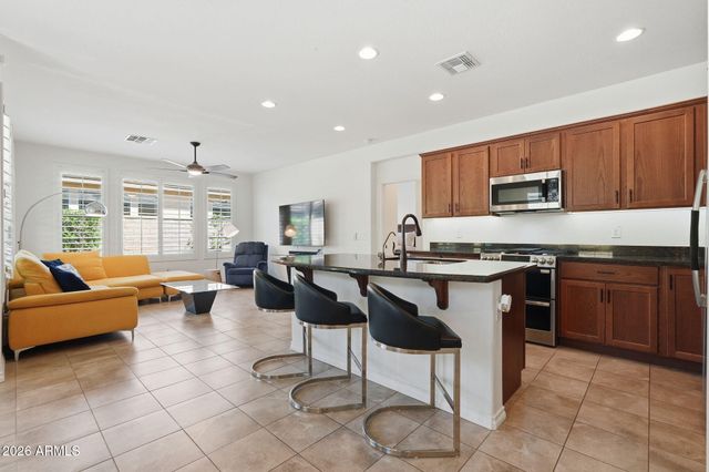 720 E COBBLE STONE Drive, Queen Creek, AZ 85140