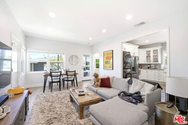 4447 Finley Avenue, Los Angeles, CA 90027