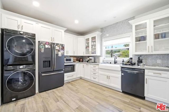 4447 Finley Avenue, Los Angeles, CA 90027
