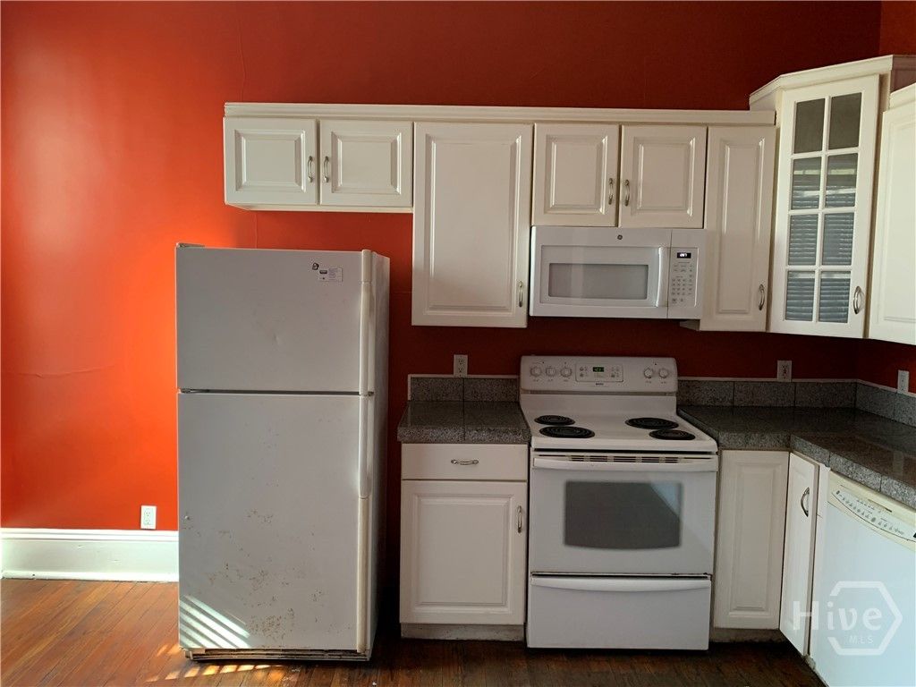 Image 17 of property listing at 1723 Whitaker Street Lower, Savannah, GA 31401