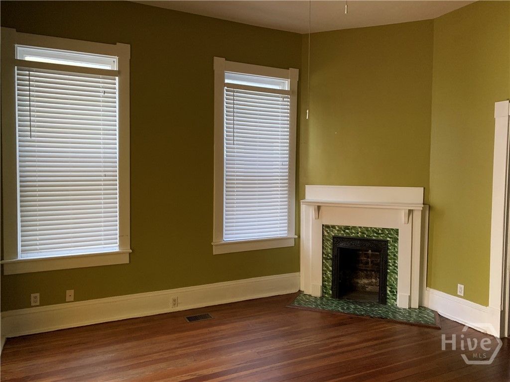Image 8 of property listing at 1723 Whitaker Street Lower, Savannah, GA 31401