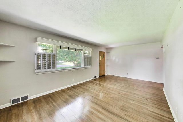 518 N William Street, Joliet, IL 60435