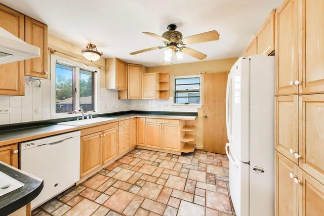 518 N William Street, Joliet, IL 60435