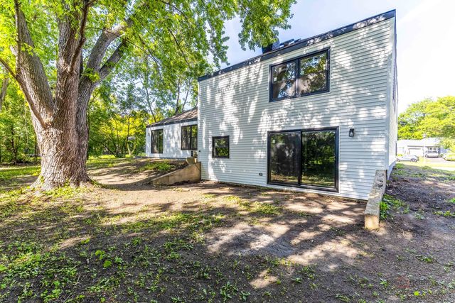 1482 Pebblestone Cove, Wheaton, IL 60189