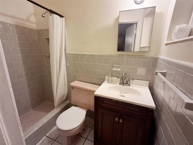 1611 SW 63rd Ter, North Lauderdale, FL 33068