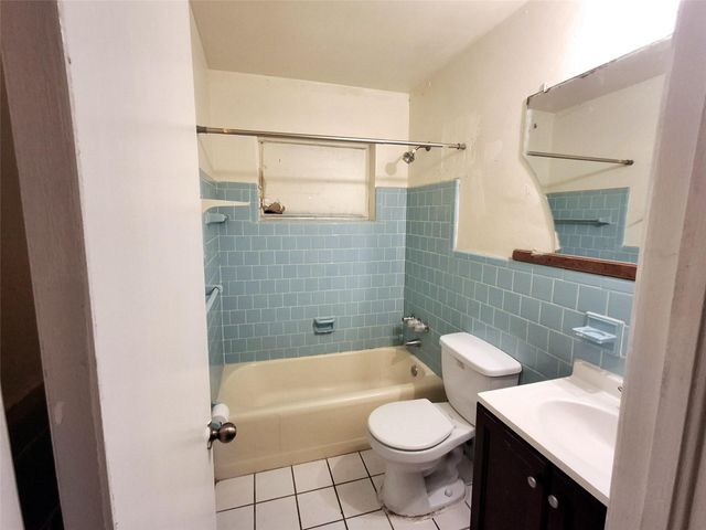 1611 SW 63rd Ter, North Lauderdale, FL 33068