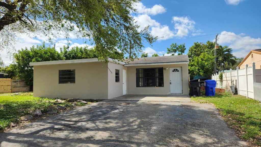 1611 SW 63rd Ter, North Lauderdale, FL 33068