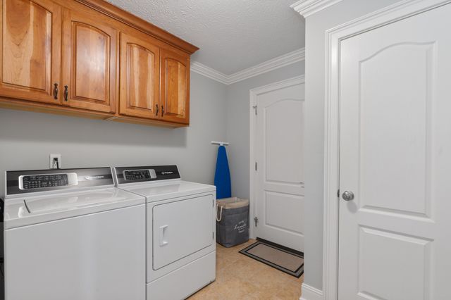 1108 Lakeview Dr, Ashland City, TN 37015