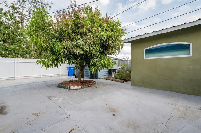 7511 TIDEWATER TRAIL, Tampa, FL 33619