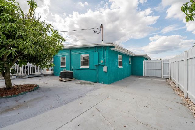 7511 TIDEWATER TRAIL, Tampa, FL 33619