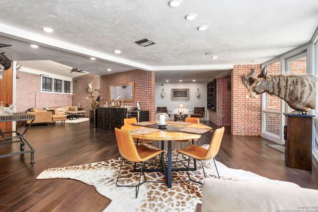 108 Schreiner Pl, San Antonio, TX 78212