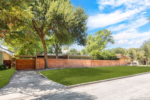 108 Schreiner Pl, San Antonio, TX 78212