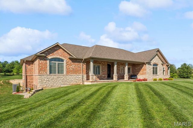 701 Williams Landing, Waterloo, IL 62298