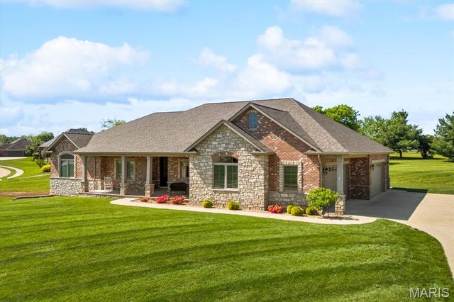 701 Williams Landing, Waterloo, IL 62298