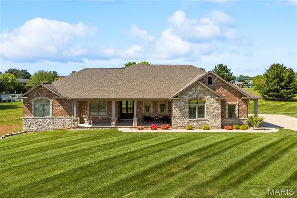 701 Williams Landing, Waterloo, IL 62298