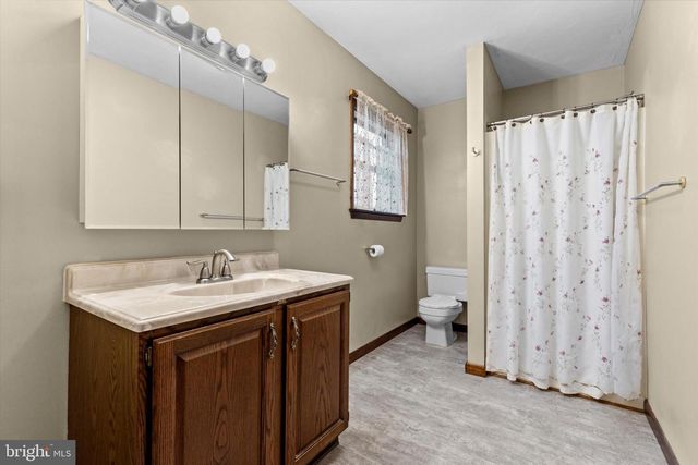 510 FAIRVIEW DR, Hanover, PA 17331