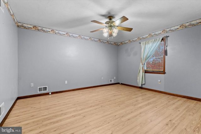 510 FAIRVIEW DR, Hanover, PA 17331