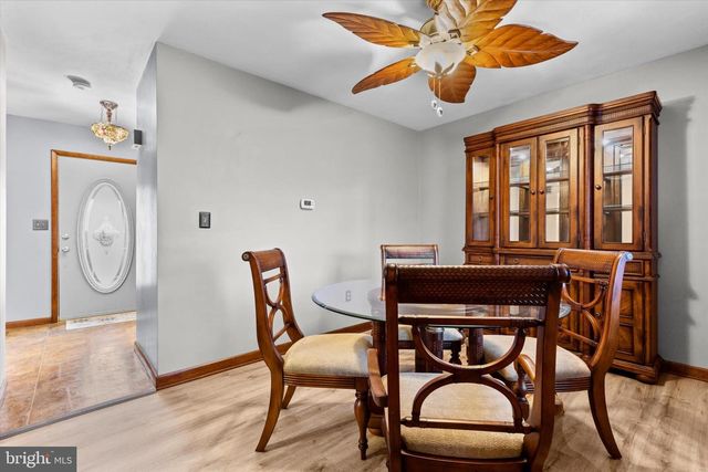 510 FAIRVIEW DR, Hanover, PA 17331