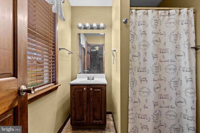 510 FAIRVIEW DR, Hanover, PA 17331