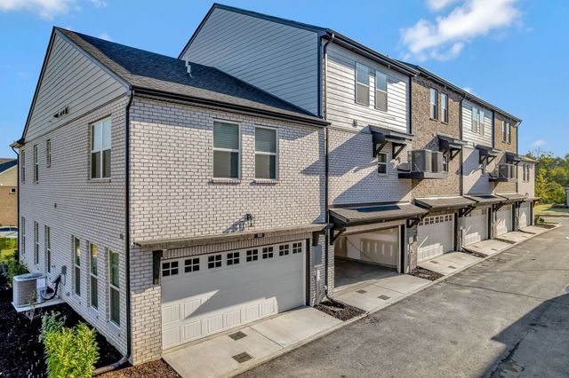 510 Mantes Aly, Hendersonville, TN 37075