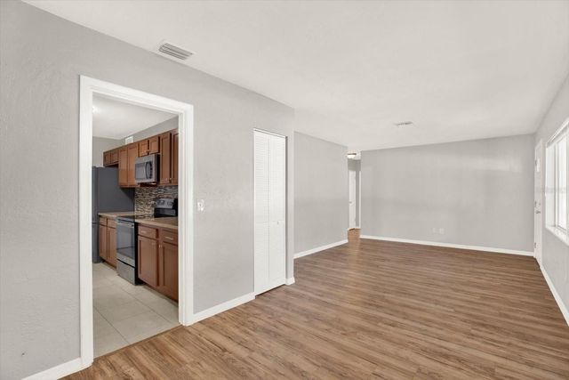4927 33RD STREET N, St Petersburg, FL 33714