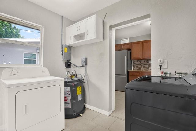 4927 33RD STREET N, St Petersburg, FL 33714