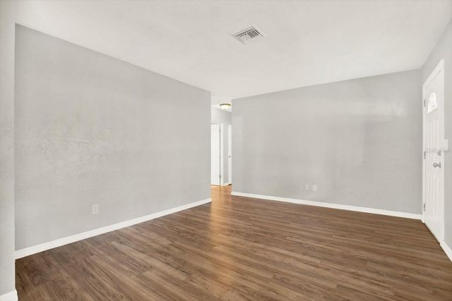 4927 33RD STREET N, St Petersburg, FL 33714