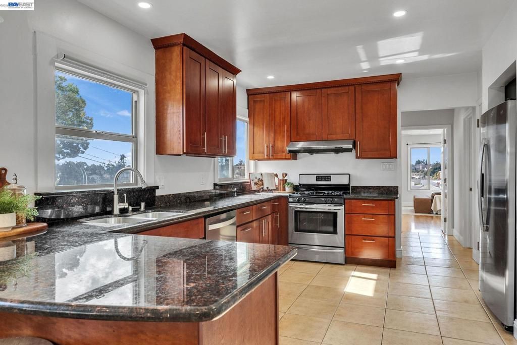 Image 18 of property listing at 4471 Tulip Ave, Oakland, CA 94619
