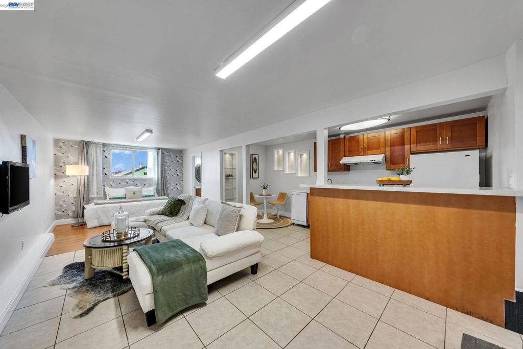 Image 35 of property listing at 4471 Tulip Ave, Oakland, CA 94619