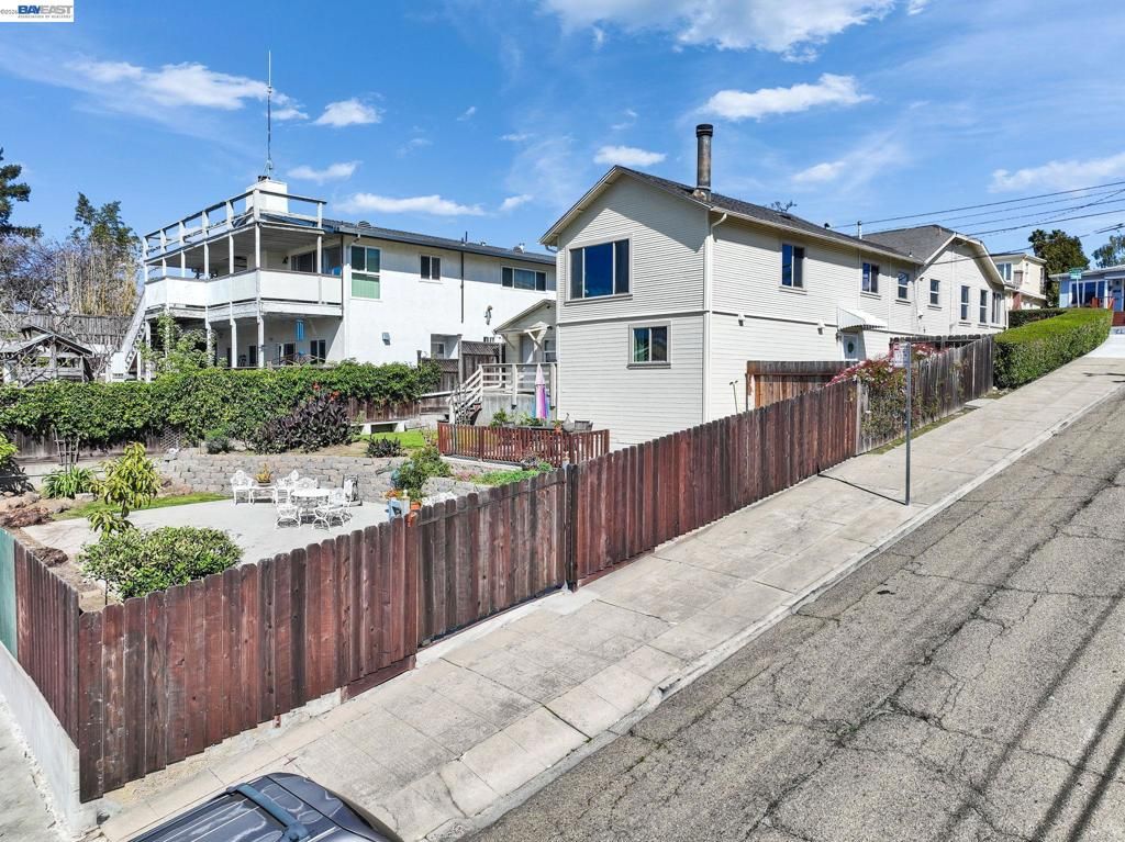 Image 51 of property listing at 4471 Tulip Ave, Oakland, CA 94619