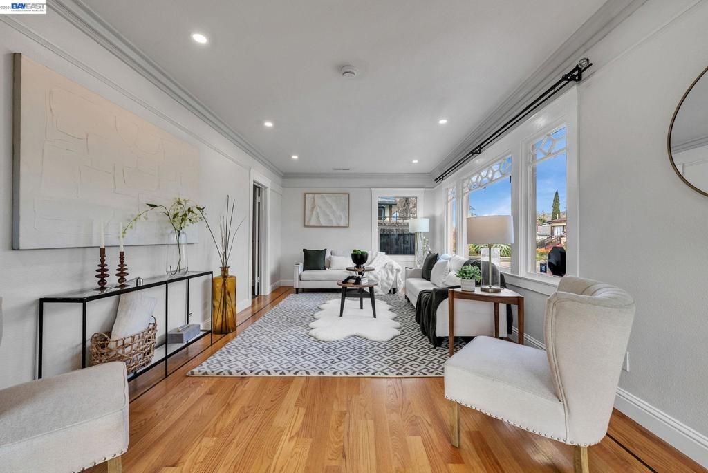 Image 6 of property listing at 4471 Tulip Ave, Oakland, CA 94619