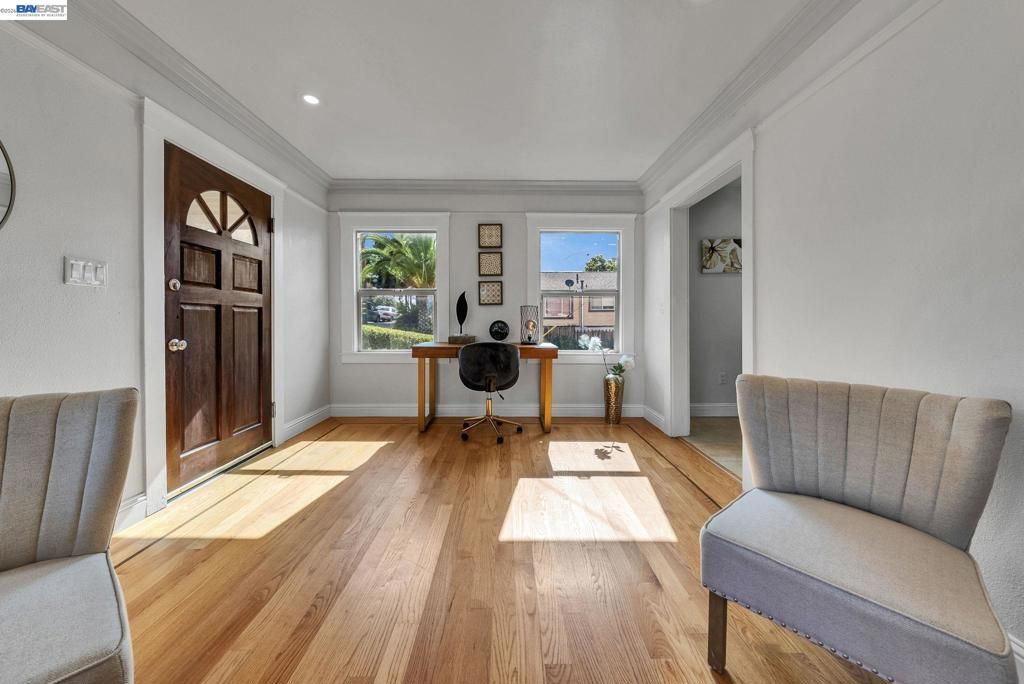 Image 8 of property listing at 4471 Tulip Ave, Oakland, CA 94619