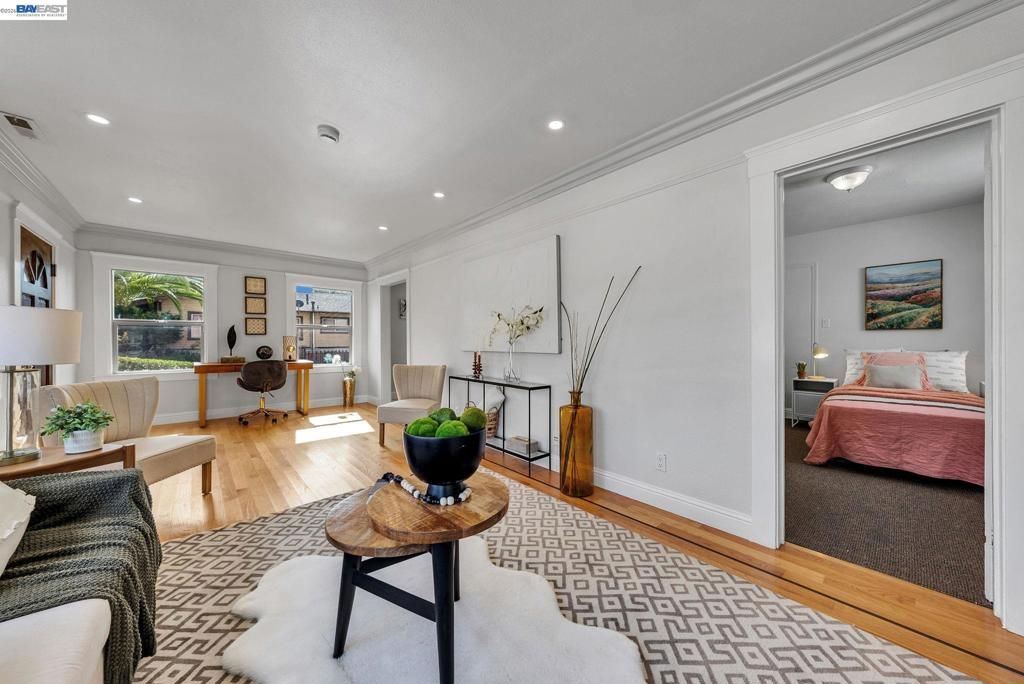 Image 9 of property listing at 4471 Tulip Ave, Oakland, CA 94619