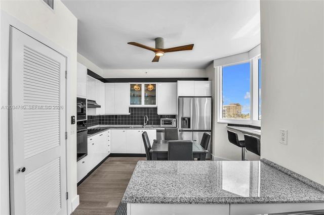 300 S POINTE DR 809, Miami Beach, FL 33139