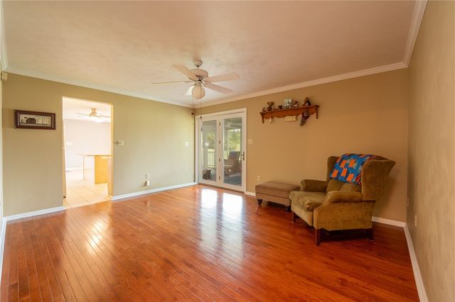 206 Apple Hill Dr, Unity Twp, PA 15650