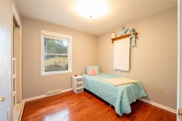 206 Apple Hill Dr, Unity Twp, PA 15650