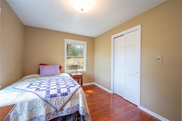 206 Apple Hill Dr, Unity Twp, PA 15650