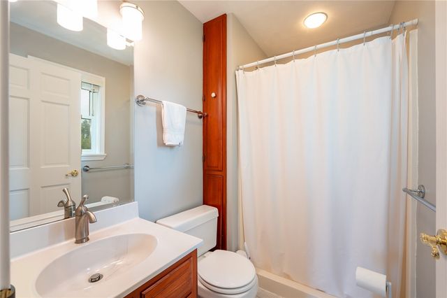 206 Apple Hill Dr, Unity Twp, PA 15650