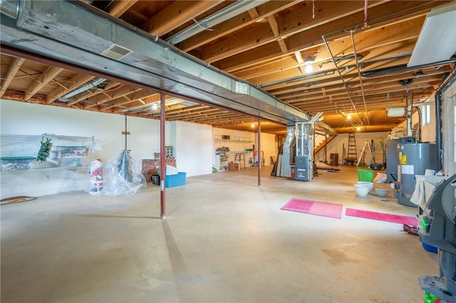 206 Apple Hill Dr, Unity Twp, PA 15650