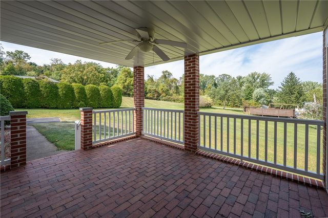 206 Apple Hill Dr, Unity Twp, PA 15650