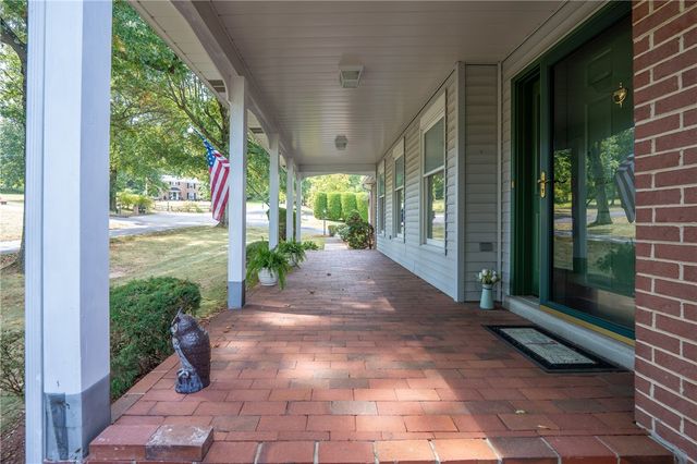 206 Apple Hill Dr, Unity Twp, PA 15650