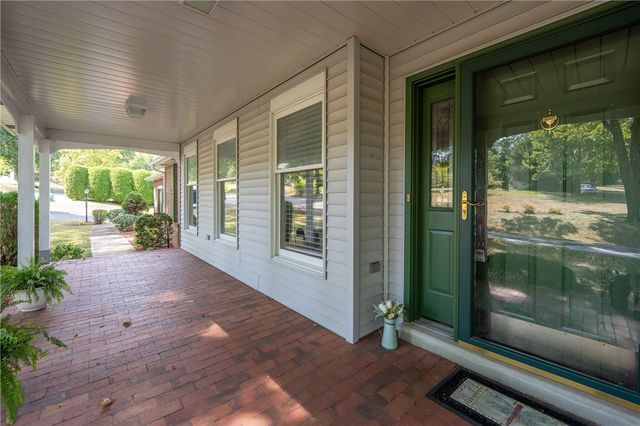 206 Apple Hill Dr, Unity Twp, PA 15650