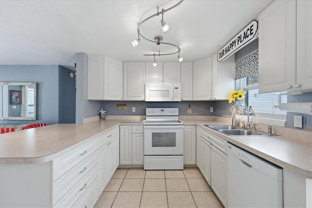 852 E 6TH STREET, Englewood, FL 34223