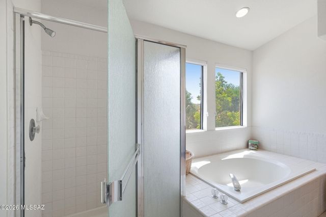 10060 N Pitchingwedge Lane, Tucson, AZ 85737
